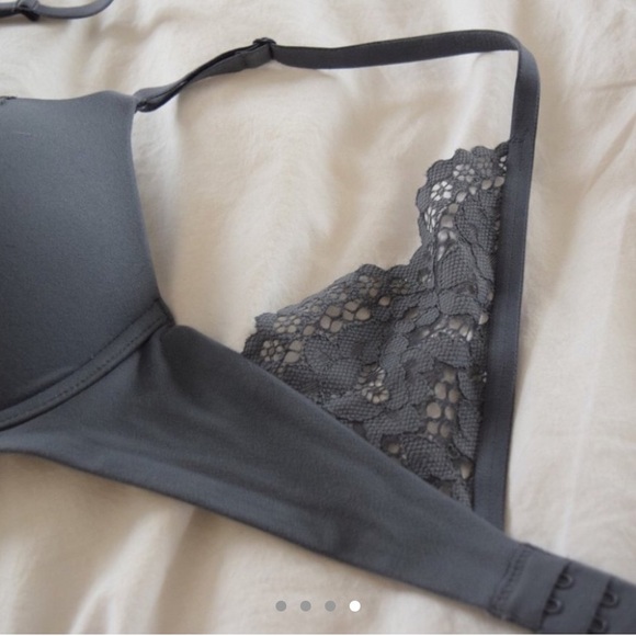 Victoria's Secret 32D lightly lined bra - Picture 3 of 3